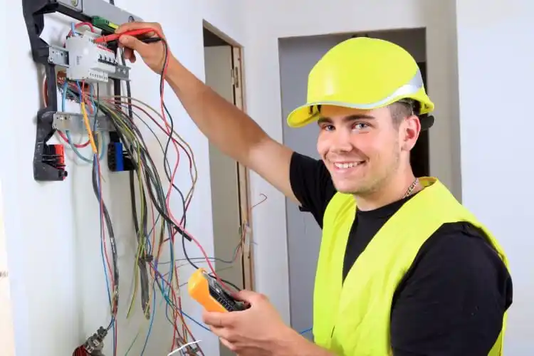 elektricien Scharnegoutum